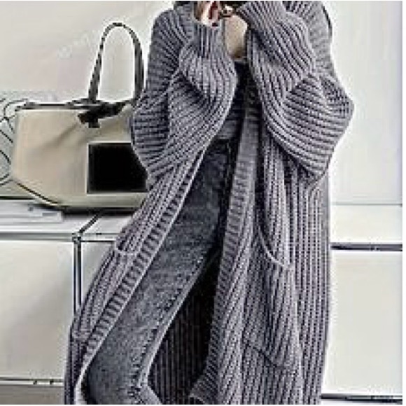 Sweaters - Gray Ribbed Knit Chunky  Women's Sweater. Size XL. NWT.